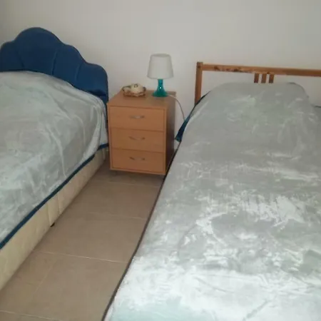 Large Ground Floor 2 Bedrooms American Academy Cy Lägenhet Larnaca