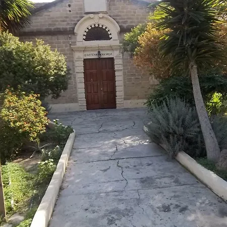Large Ground Floor 2 Bedrooms American Academy Cy *