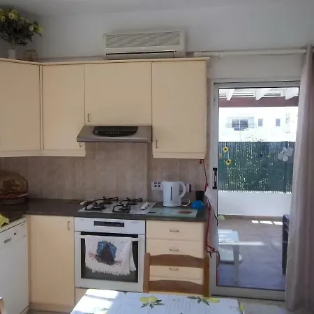 Large Ground Floor 2 Bedrooms American Academy Cy Appartamento