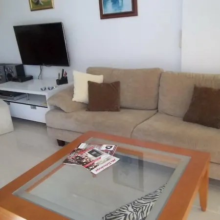 Large Ground Floor 2 Bedrooms American Academy Cy Appartamento Larnaca
