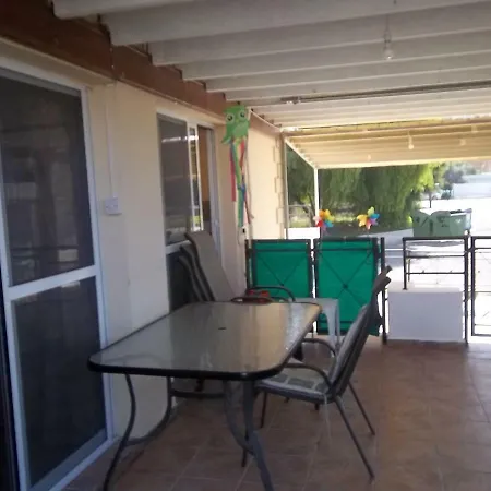 Appartamento Large Ground Floor 2 Bedrooms American Academy Cy