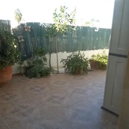 Appartamento Large Ground Floor 2 Bedrooms American Academy Cy