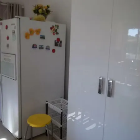Large Ground Floor 2 Bedrooms American Academy Cy *