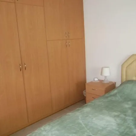 Appartamento Large Ground Floor 2 Bedrooms American Academy Cy *