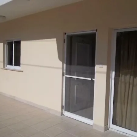 Appartamento Large Ground Floor 2 Bedrooms American Academy Cy *