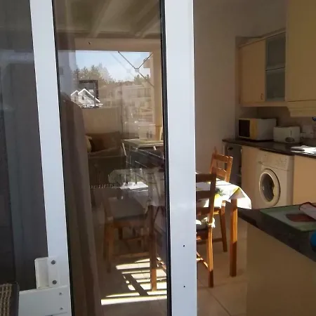 Appartamento Large Ground Floor 2 Bedrooms American Academy Cy