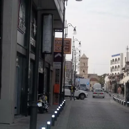 Appartamento Large Ground Floor 2 Bedrooms American Academy Cy *