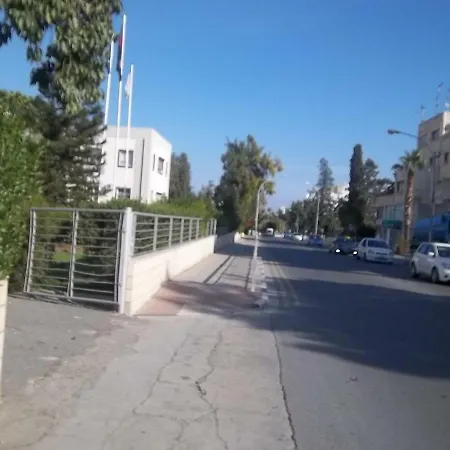Large Ground Floor 2 Bedrooms American Academy Cy Appartamento